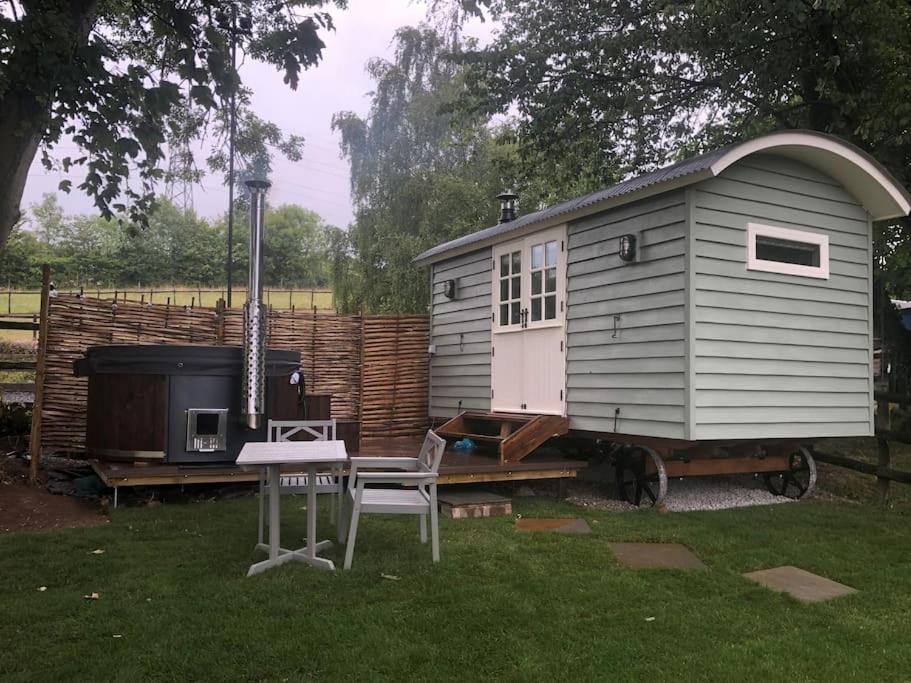 Romantic Shepherds Hut With Stunning Sunsets Hollingbourne Exteriör bild